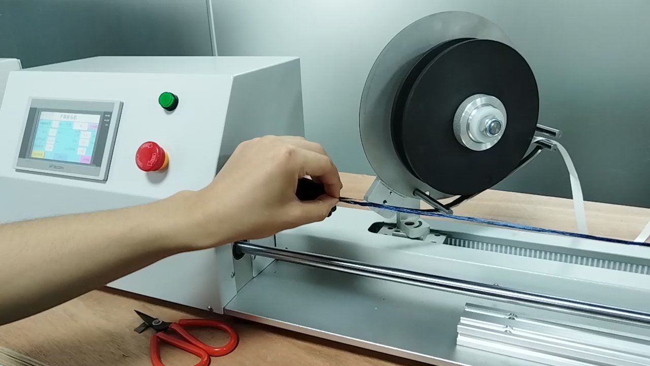 Zweifarbiges Litzenband mit einstellbarer Dichte für präzise Einfarbanzeige