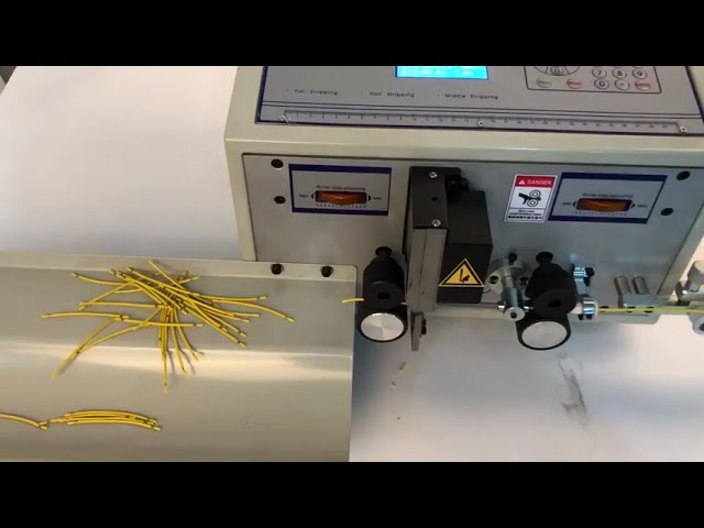 Hochleistungs-Abisolierautomat für Computerkabel 4-5 mm² | Automatische Kabelschälmaschine