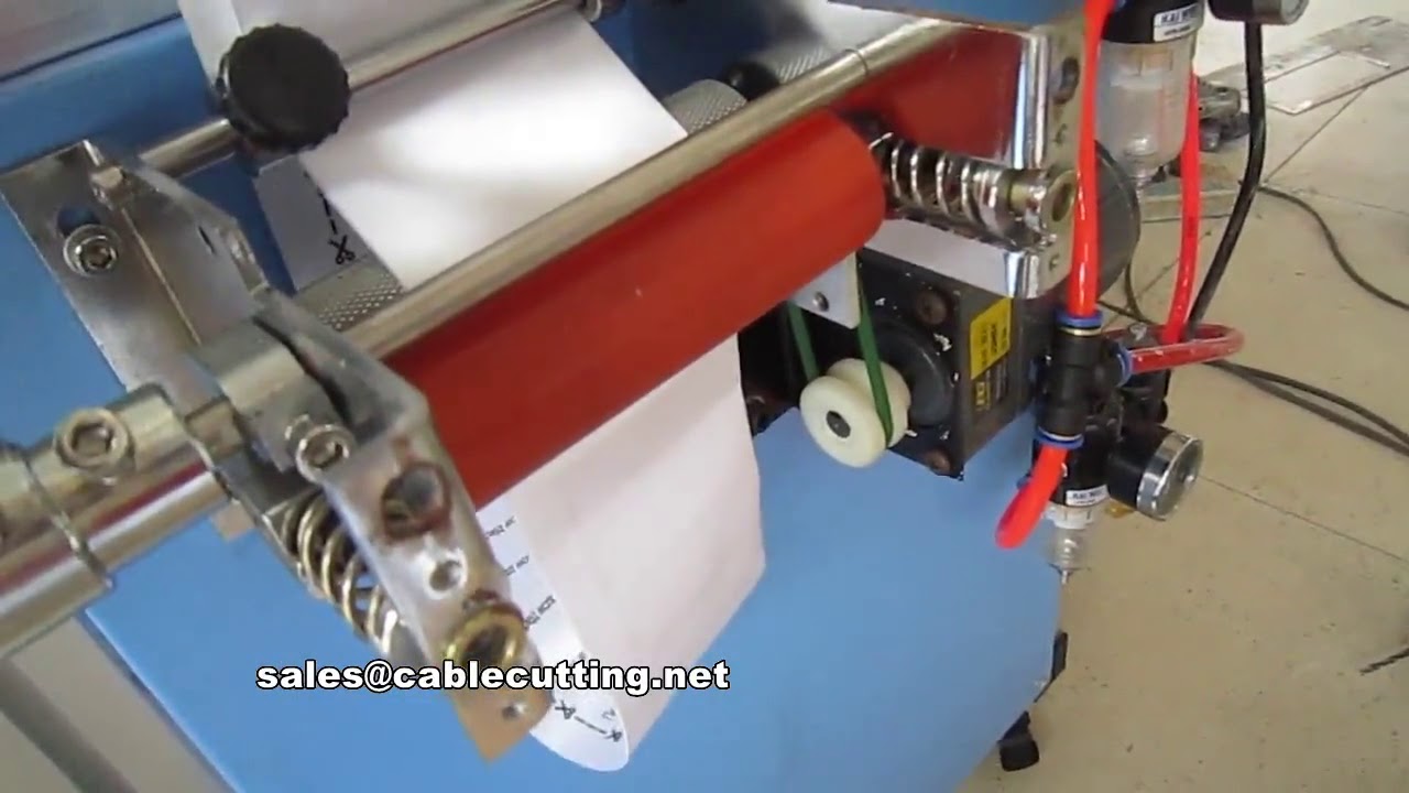 Ultraschall-Schneidemaschine für weiße Satin-Textiletiketten – ideal für gewebte Etiketten und TTR-Drucker