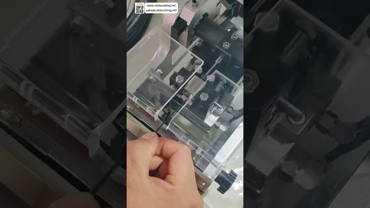 Automatische Dichtungs-Einlegemaschine – Präzise Montage von wasserdichten Steckern