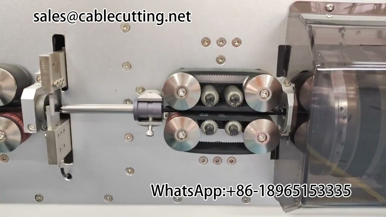 Rotationsabisolierautomat für mehrschichtige Hochvolt-Kabelbäume in der Energietechnik