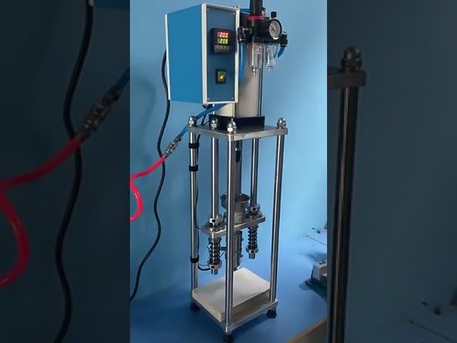 Kompakte Vertikale Tisch-Spritzgießmaschine: USB-Ladegeräte & Stecker herstellen