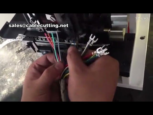 Horizontale Crimp- und Abisolierterminal-Maschine | Kupferabisolier-Maschine von Yihan ansehen