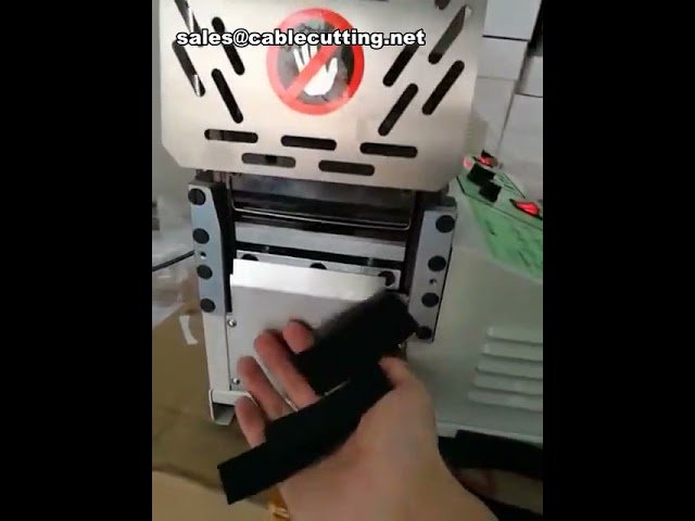 Fortschrittliche Schneidemaschine für Klettband-Schlaufen und Nylongurtband-Schnallen