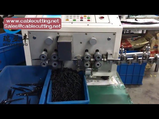 Präzise Drahtschneide- und Abisolierautomaten für industrielle Kabelverarbeitung