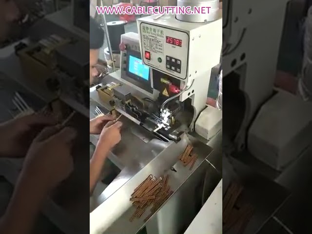 Professionelle Crimp-Presse für präzise Kabelbaum-Montage