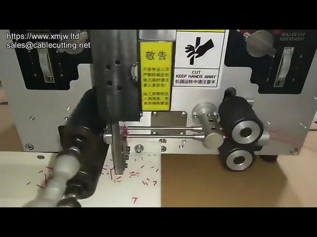 Automatische Schneid-, Abisolier- und Verdrehmaschine für 4 mm² Kabel (zwei Drähte)