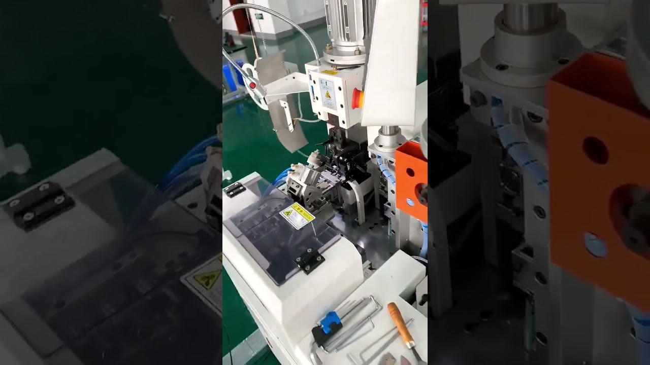 Vollautomatische Doppelkopf-Crimpmaschine im Echteinsatz | Fabrik & Maschine #Crimping