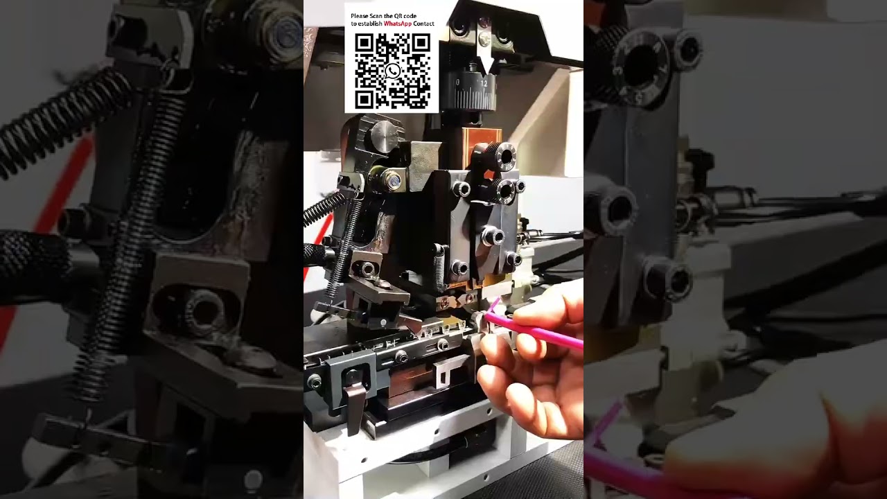 Automatische Abisolier- und Crimpmaschine mit Drucküberwachung – für präzise Verbindungen