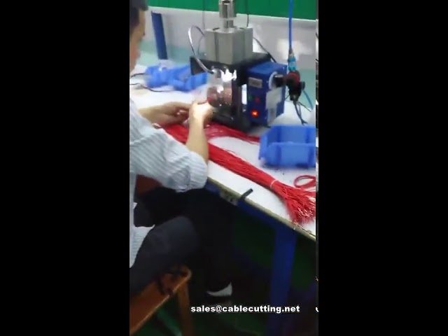 Crimpmaschine für vorisolierte und lose Rohrkabelschuhe – Präzision und Geschwindigkeit