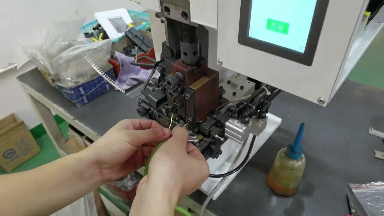 Horizontale Endlosstreifen-Crimpmaschine – Hochleistungs-Automation