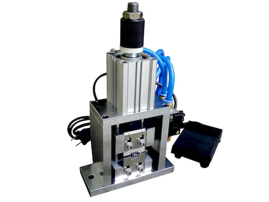 Vertikale Aluminiumfolien-Schneidemaschine WPM-901 - HDMI-Kabel-Abisoliermaschine